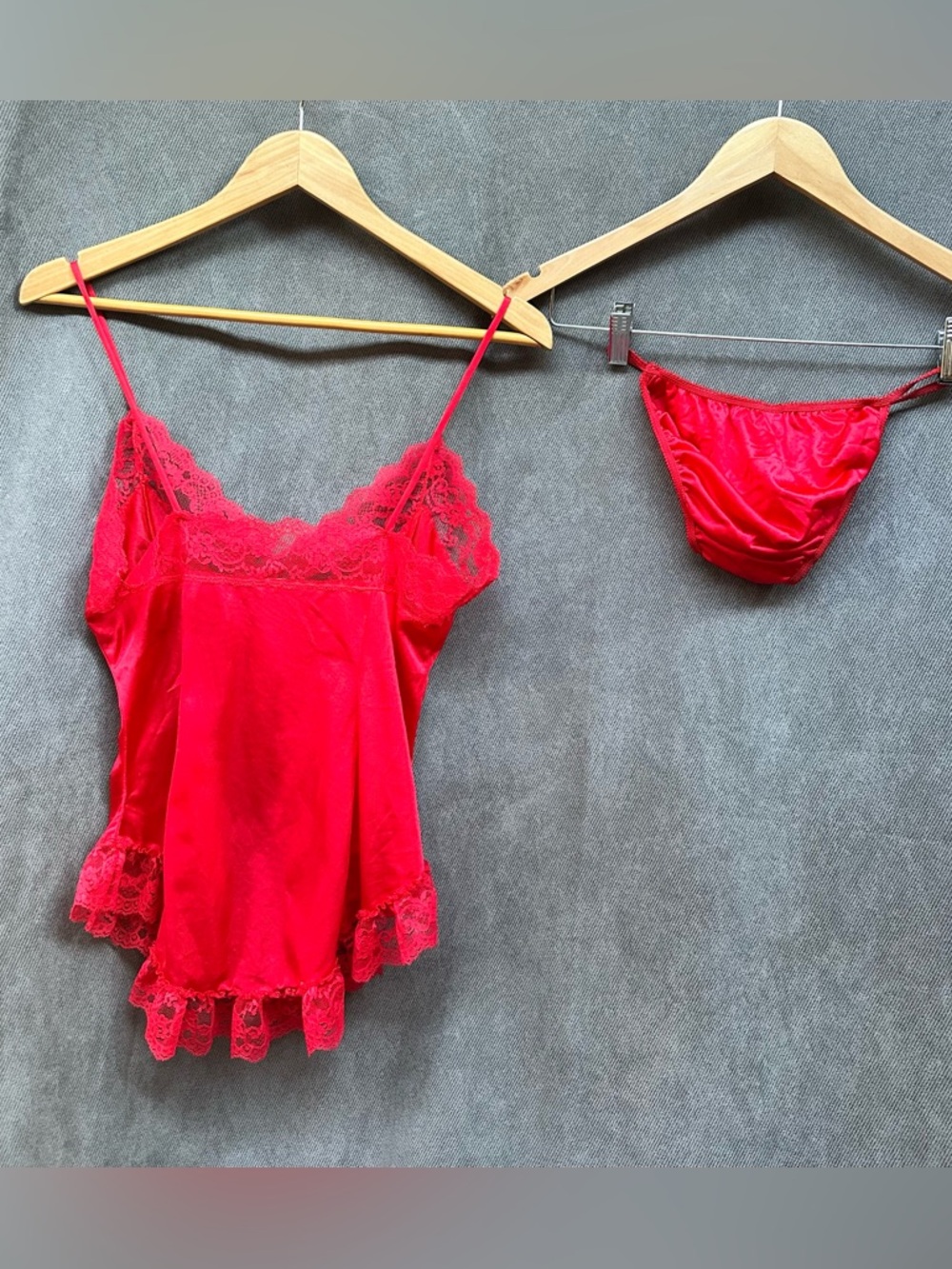 Vintage red satin lingerie cami top & panties set w/ lace medium - Picture 2 of 3